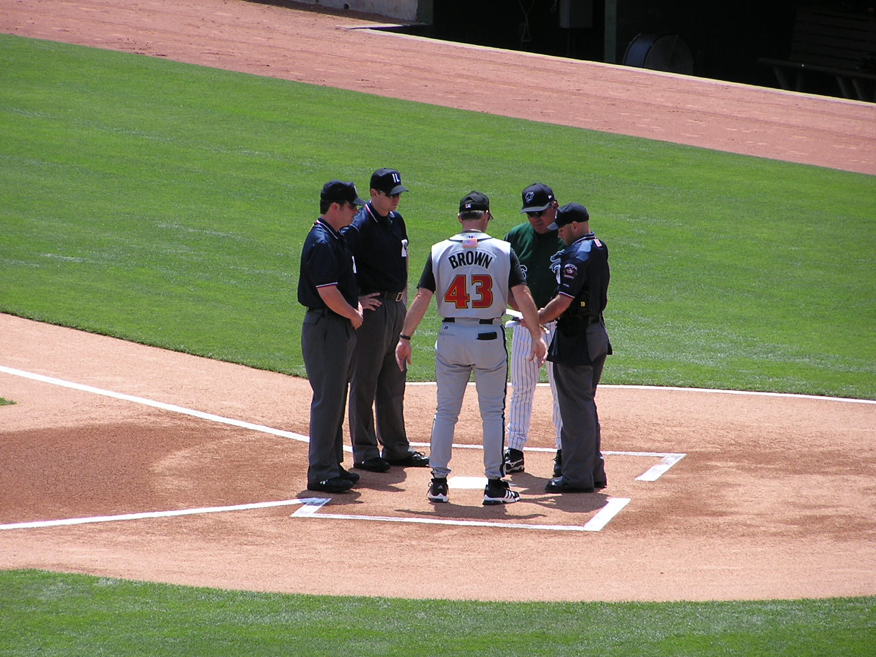 Exchanging the Line Ups - Knights Stadium